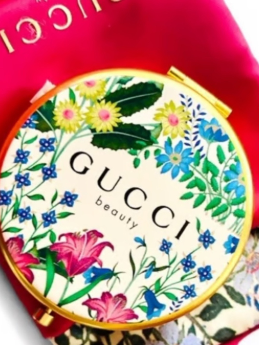 Gucci Beauty Floral Compact Mirror in Pink and Gold. - Picture 8 of 10